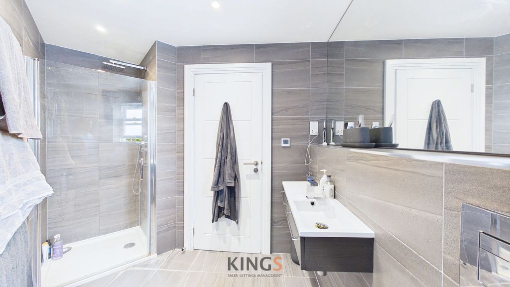 Additional image 11 of 2 bed flat for saleBell Lane, Brookmans Park AL9