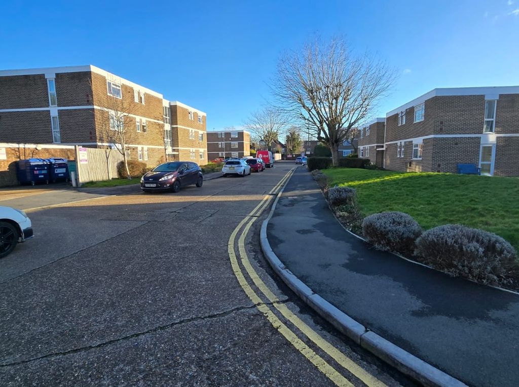 Property photo 3 of 14