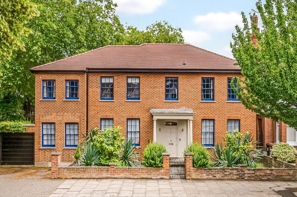 Property photo 1 of 10 External