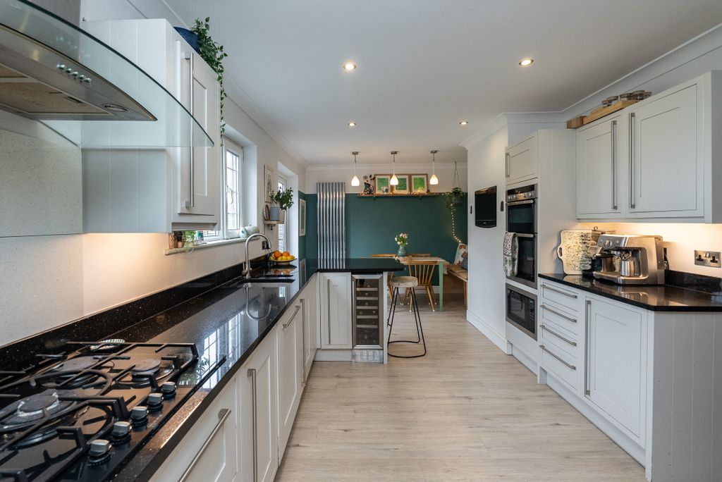 Property photo 3 of 20 Dsc07345