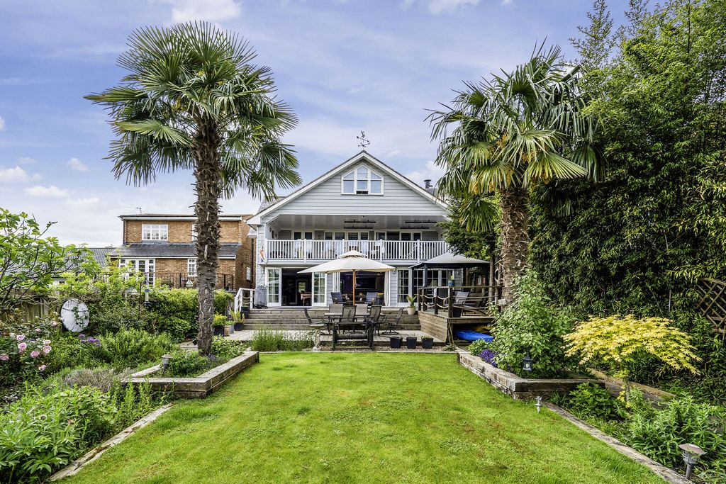 Property photo 1 of 30