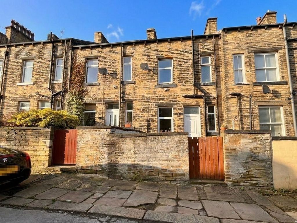 Property photo 1 of 18 Entrance