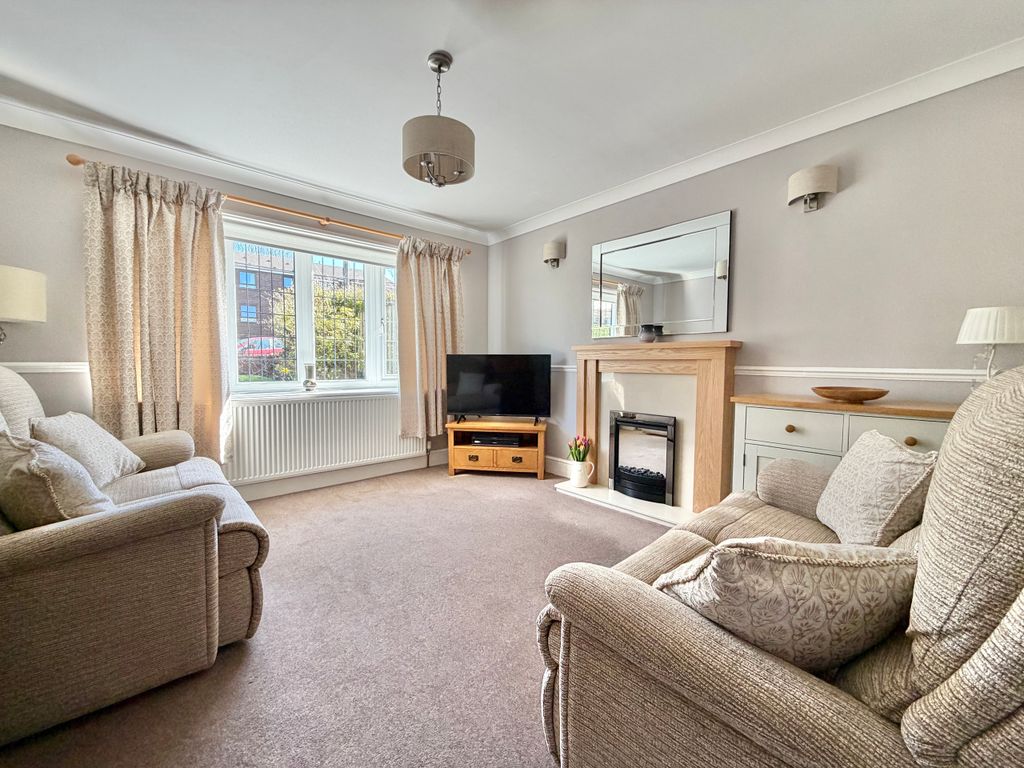 Property photo 2 of 22 Living Room