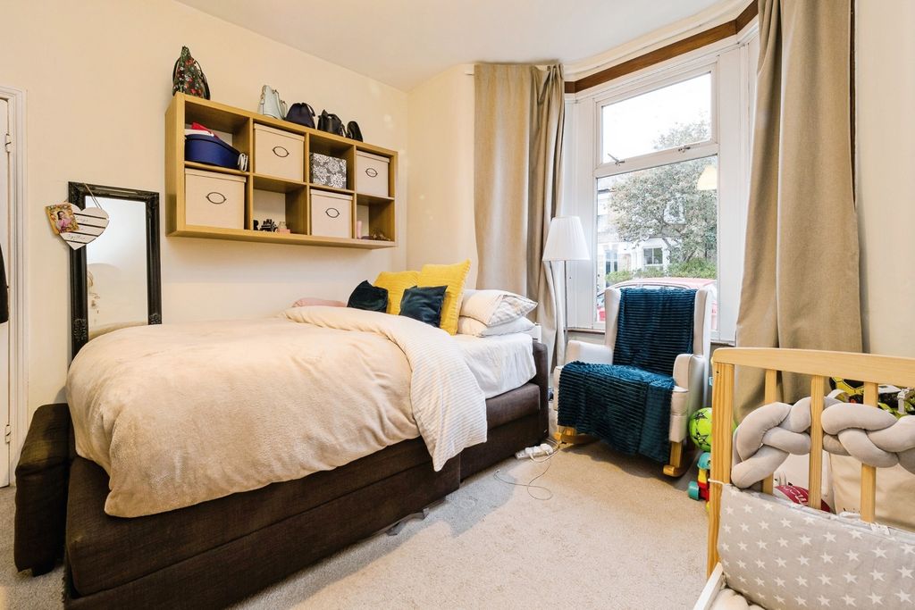 Property photo 3 of 10 Photo