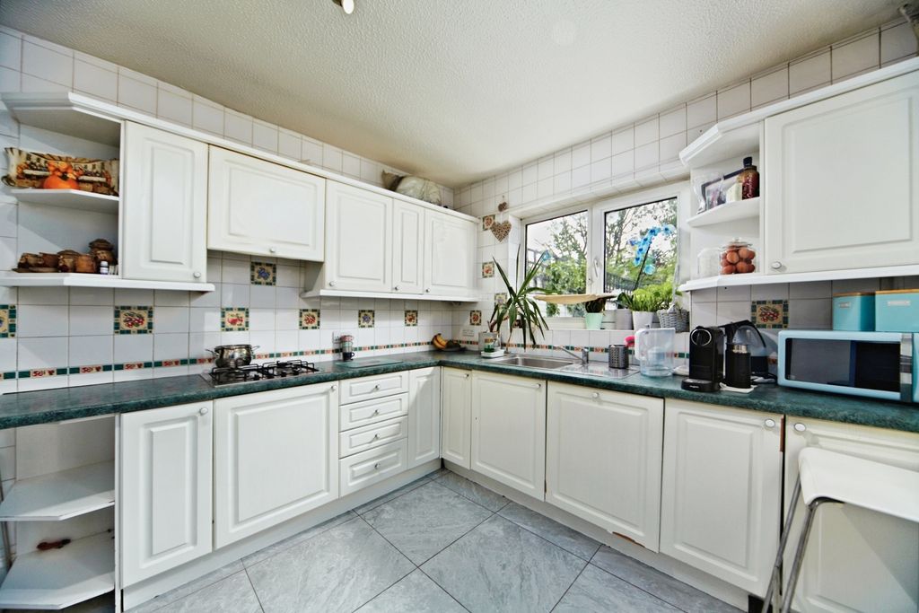 Property photo 2 of 12 Photo