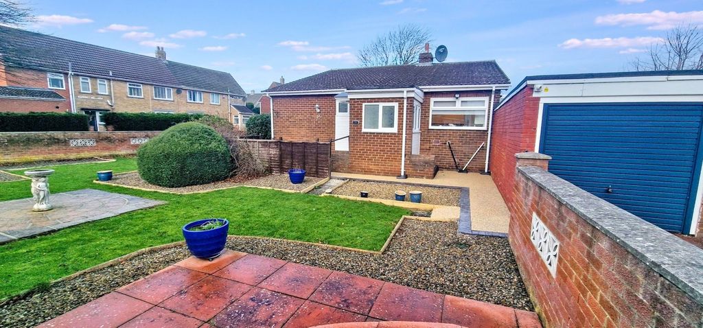 Property photo 2 of 20