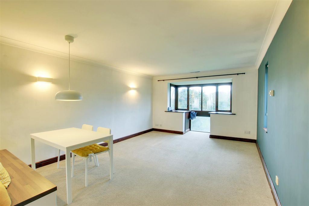 Property photo 3 of 11 Img_5762-Img_5764.Jpg