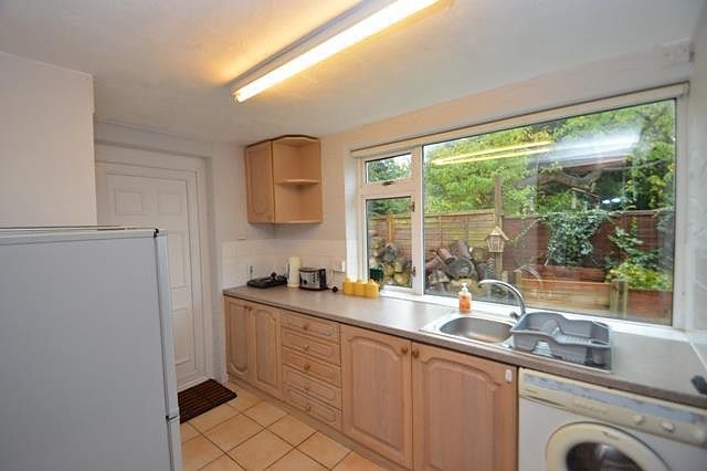 Property photo 2 of 5 Kitchen