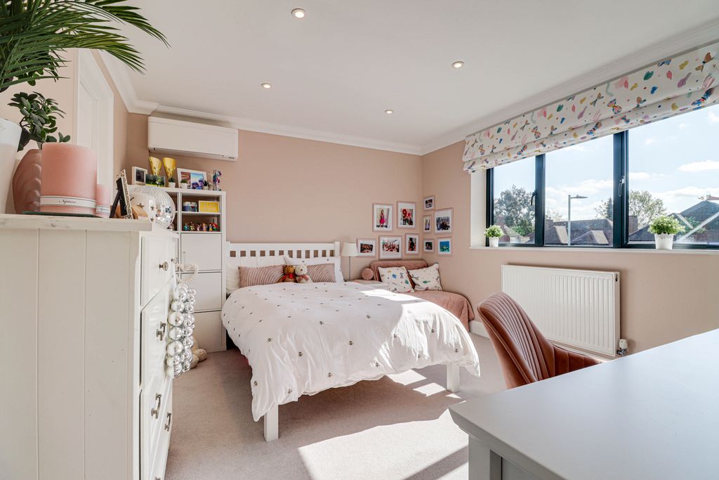 Additional image 17 of 4 bed detached house for saleGrant Gardens, Harpenden, Hertfordshire AL5