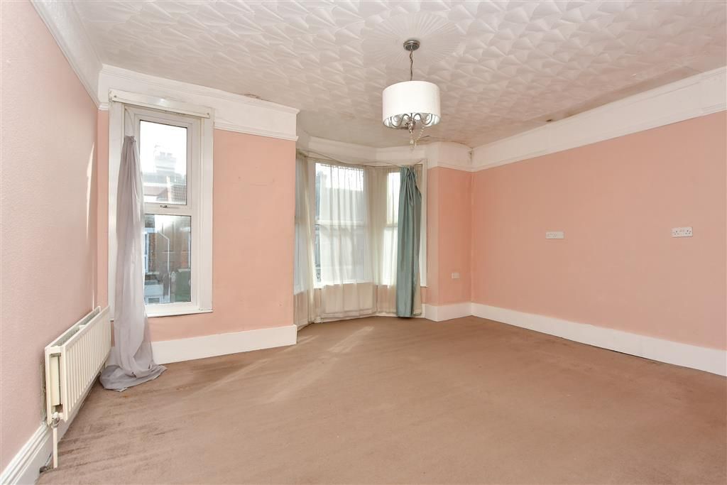 Property photo 3 of 8 Bedroom 1