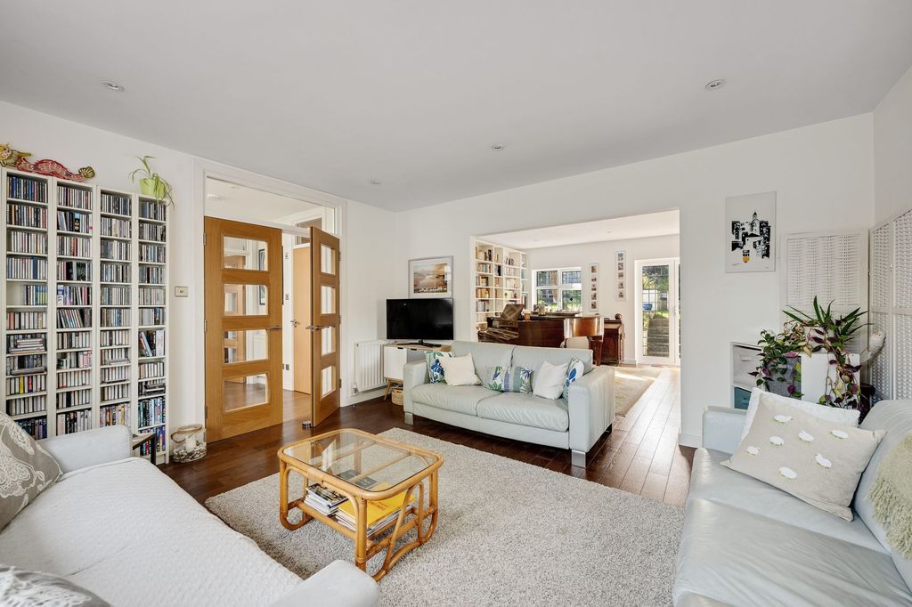 Property photo 1 of 27
