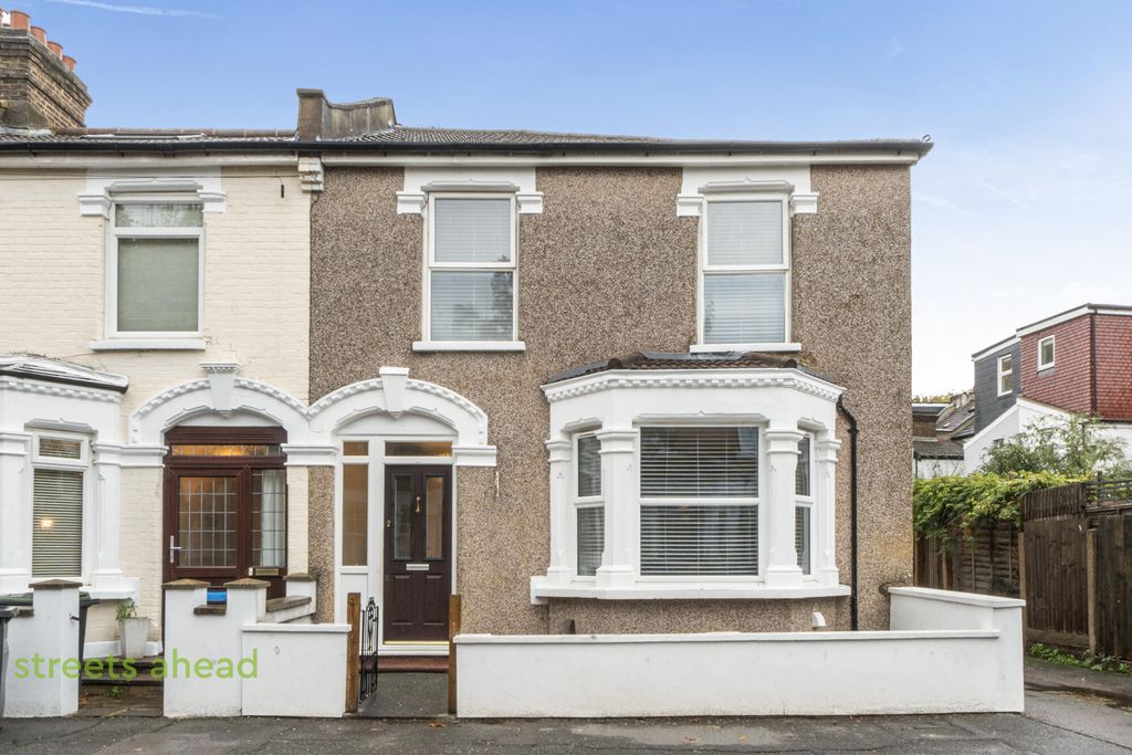 Property photo 1 of 13 61000Cab-5A36-4c0...