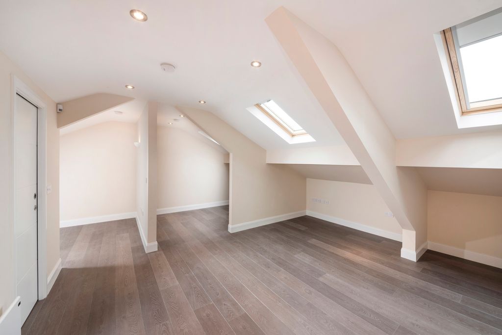 Property photo 2 of 3