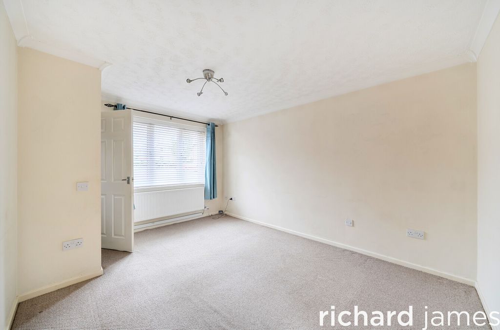 Property photo 2 of 12 Bd6F27B40Ebf41B89Ca4A8c98d055154