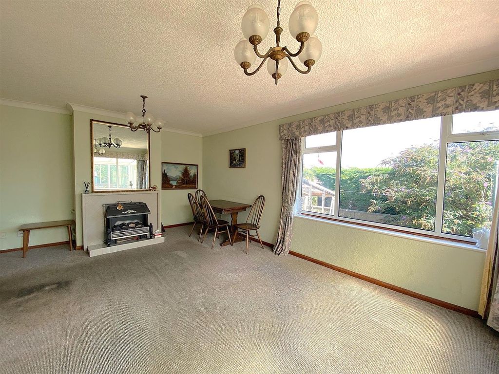 Property photo 3 of 14 6 Royston Gardens - Lounge2.Jpg
