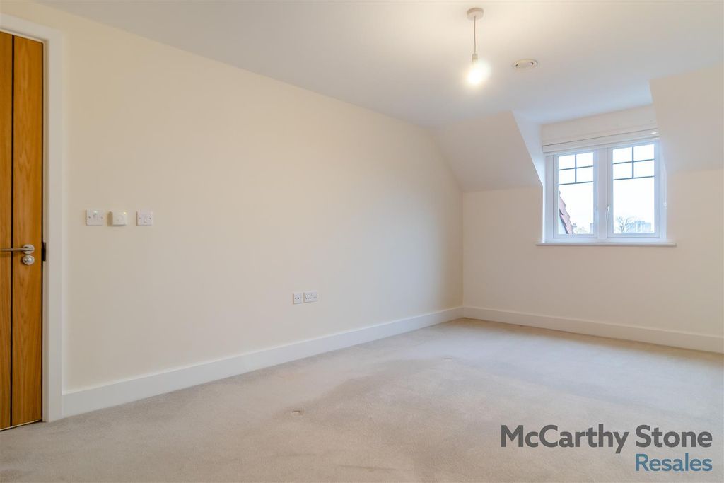 Additional image 10 of 2 bed flat for saleHadleigh Road, Frinton-On-Sea CO13