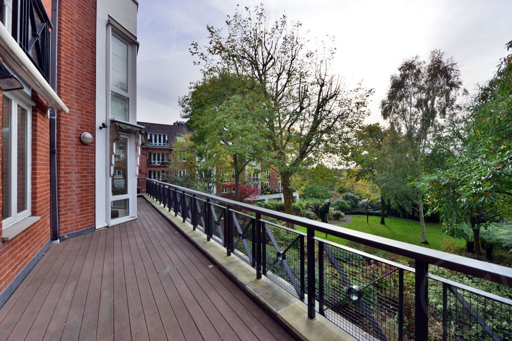 Property photo 2 of 23 4226771