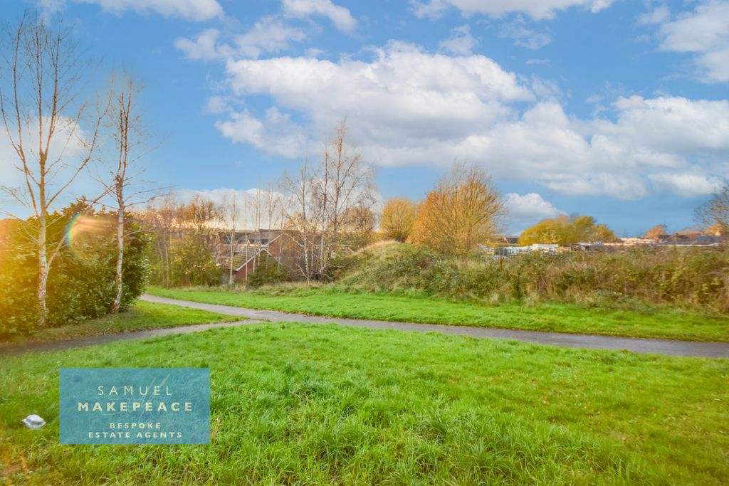 Property photo 2 of 16 Gallery