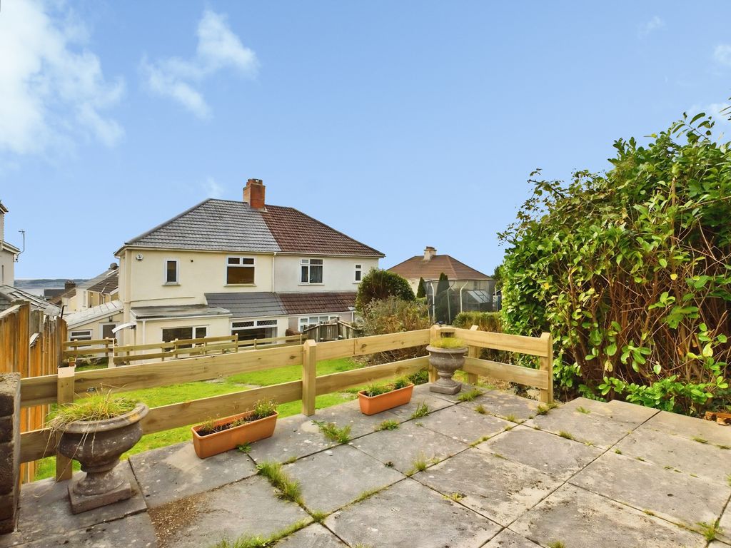 Property photo 2 of 23