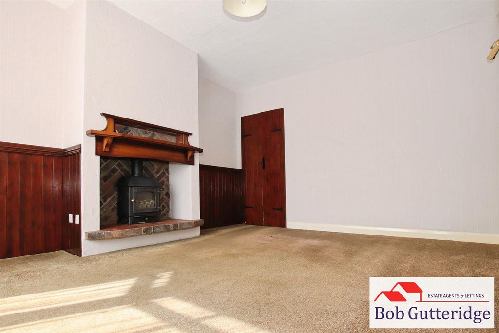 Property photo 2 of 22 Sitting Room