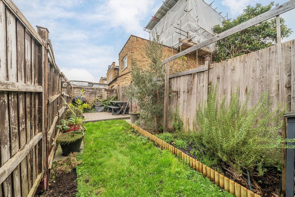 Property photo 3 of 5