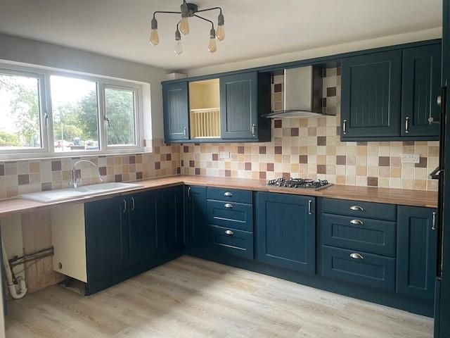 Property photo 2 of 16 Kitchen