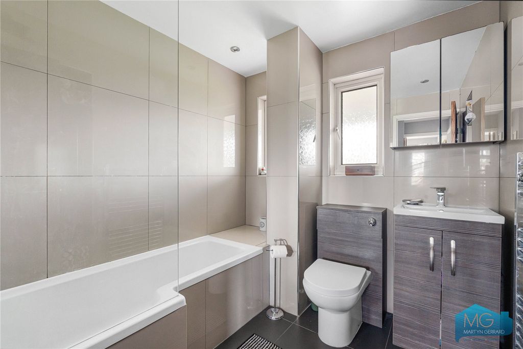 Property photo 3 of 17 Picture No. 18