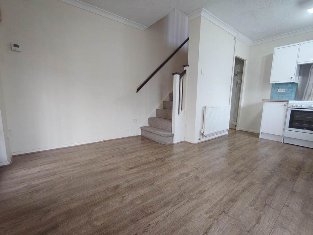 Property photo 3 of 8 Media (80)