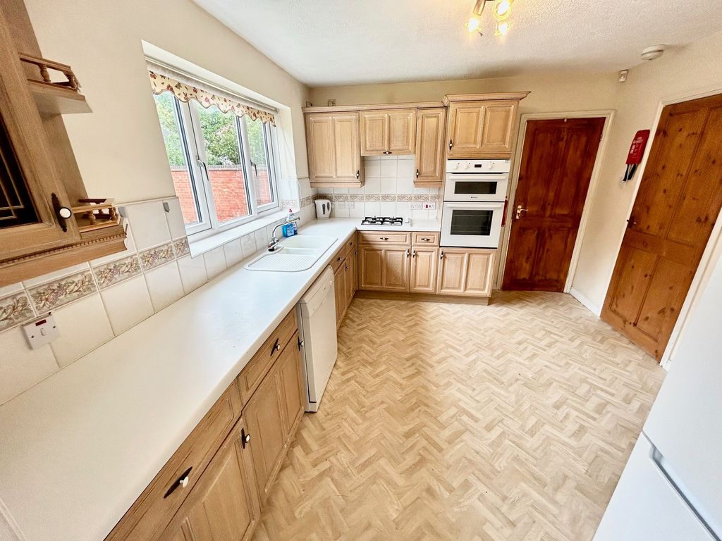 Property photo 2 of 18