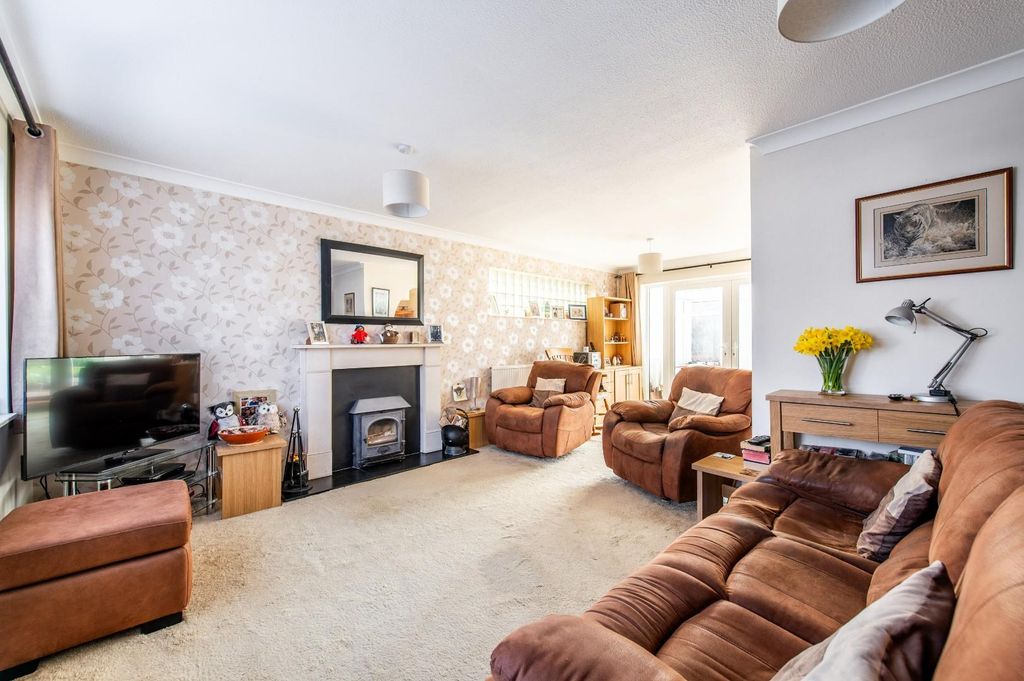 Property photo 3 of 22 Living/Dining Room