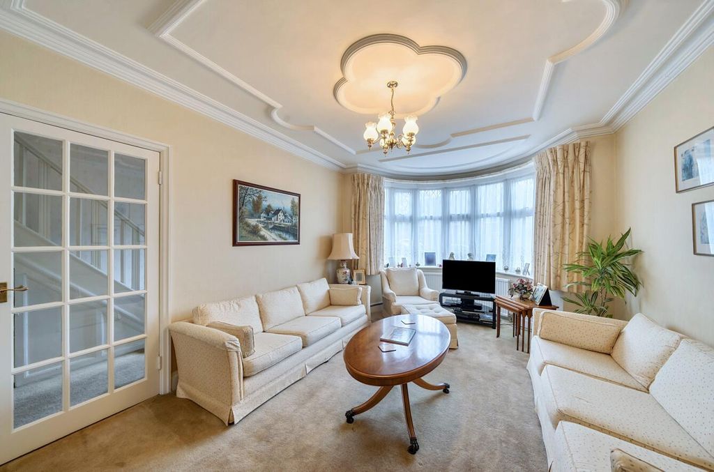 Property photo 2 of 14 Davidson Frost-Wellings, Dfw, College Hill Road, H