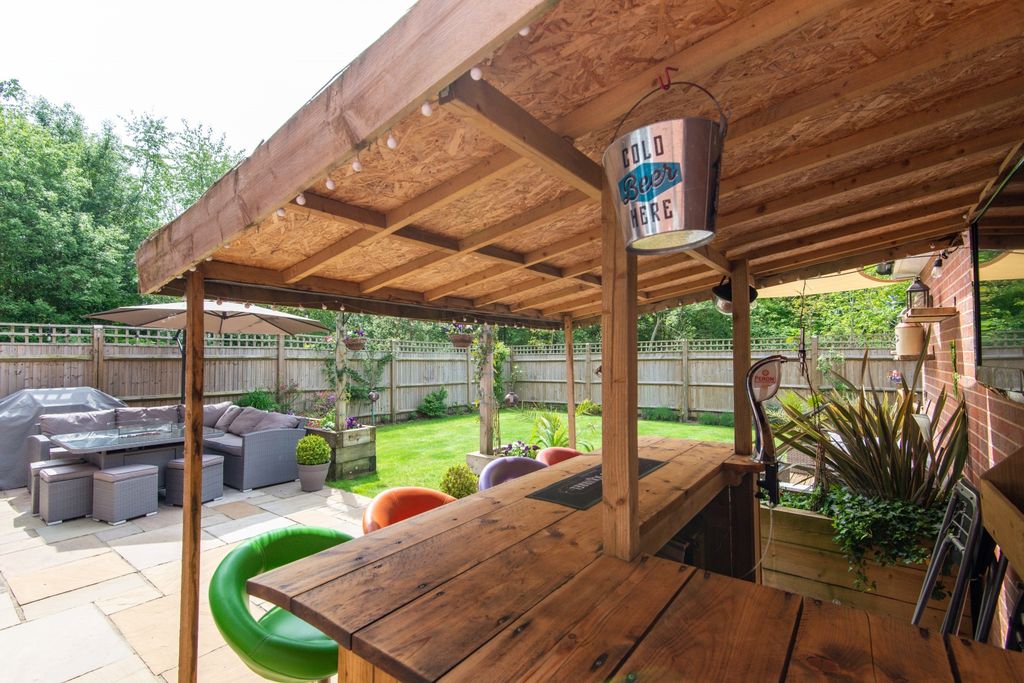 Property photo 3 of 41 52Lobelia-24
