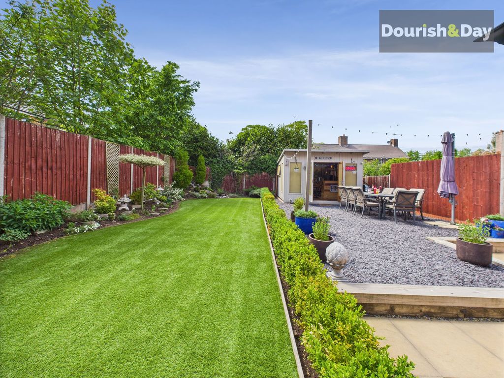 Property photo 2 of 27 Private Rear Garden