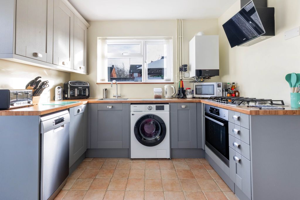 Property photo 3 of 28 37