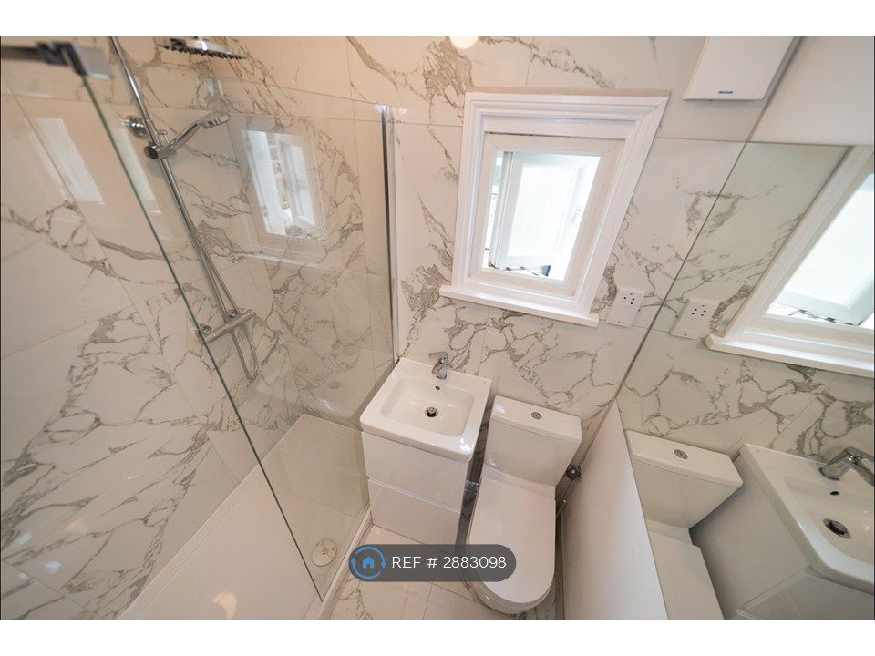 Property photo 3 of 22 Bathroom