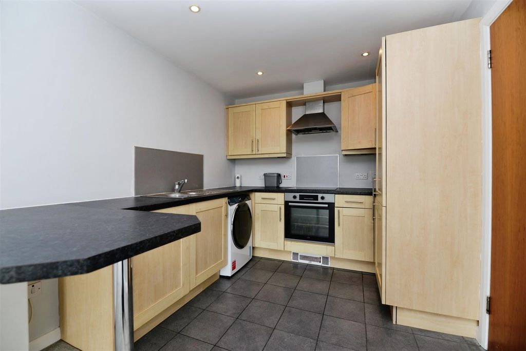 Property photo 3 of 14 Kitchen.Jpg