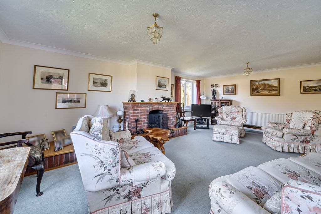 Property photo 3 of 19