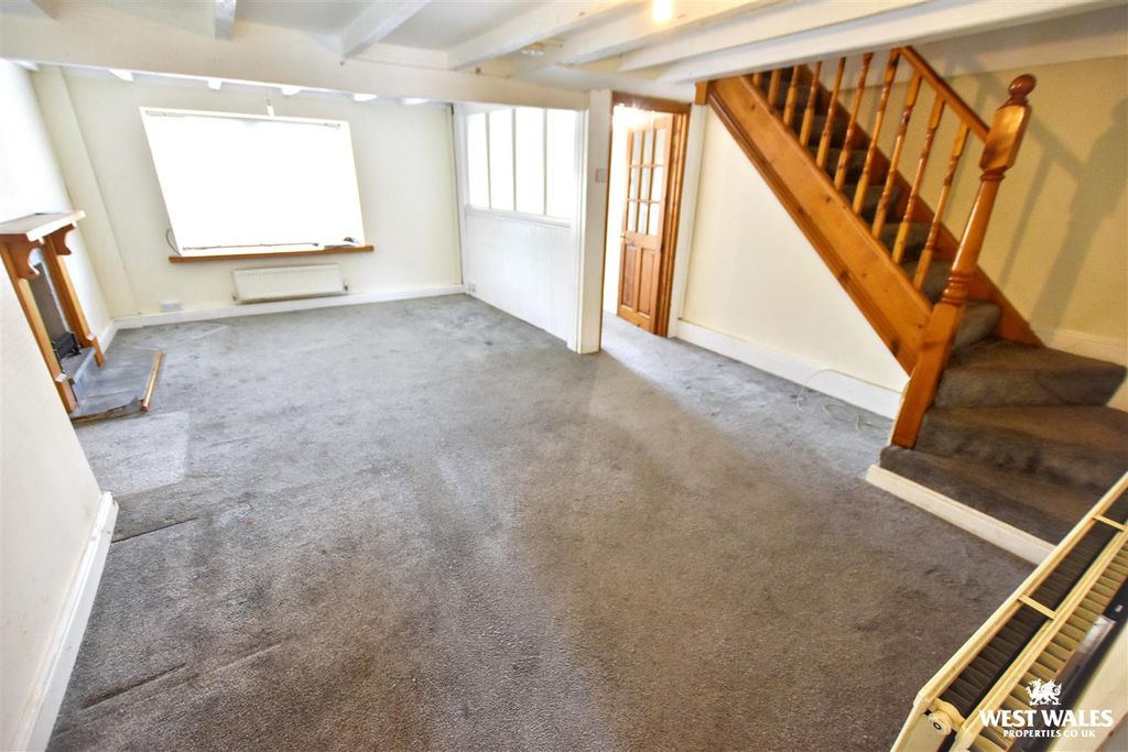 Property photo 2 of 21 17 (11).Jpg