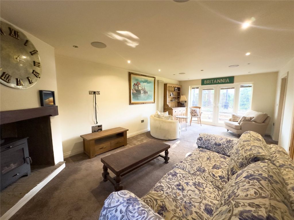 Property photo 3 of 35 Picture No. 09