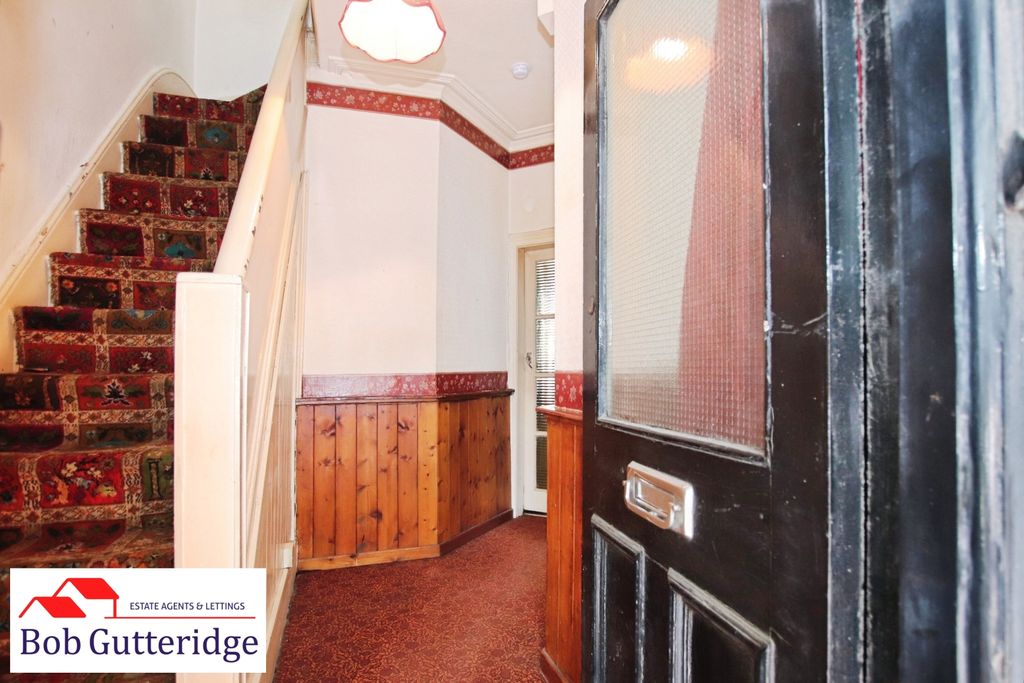 Property photo 2 of 23 Entrance Hallway