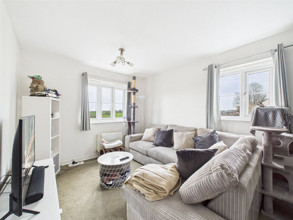 Property photo 2 of 7 Living Room Area