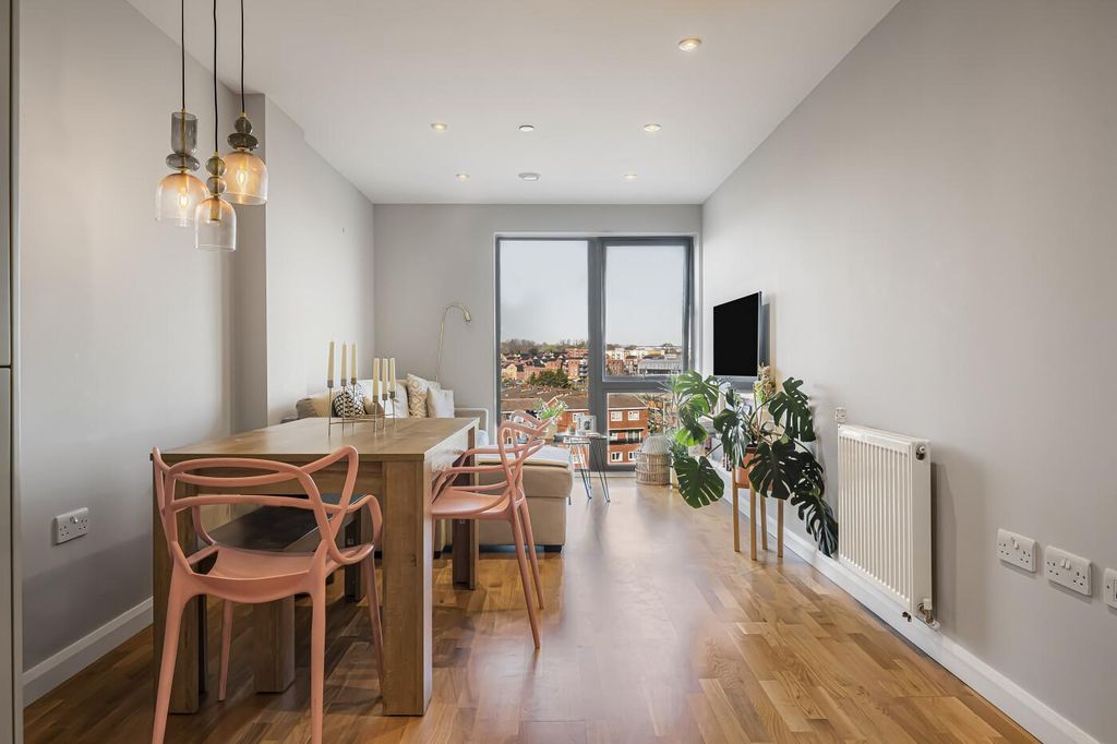 Property photo 3 of 14 10_76704.Jpg