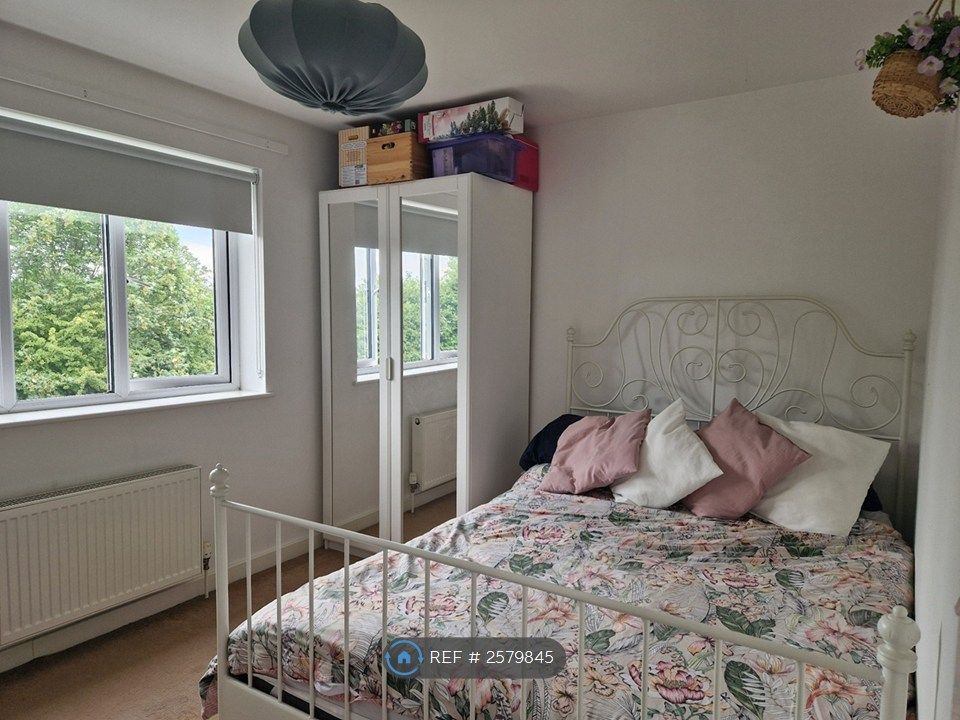 Property photo 3 of 4