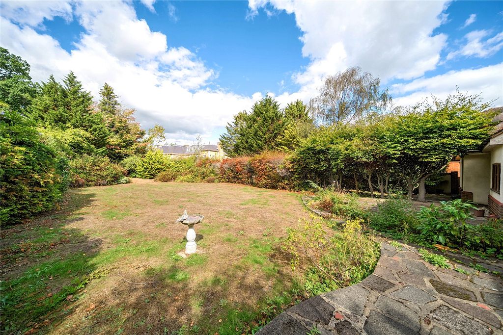 Property photo 2 of 33 Picture No. 20