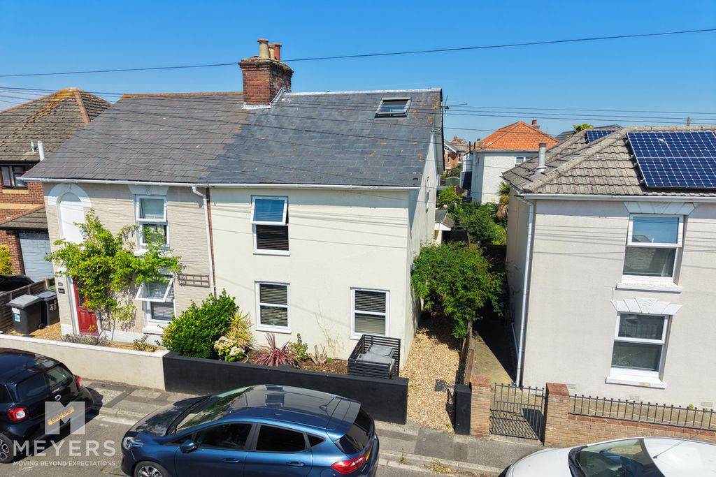 Property photo 1 of 37