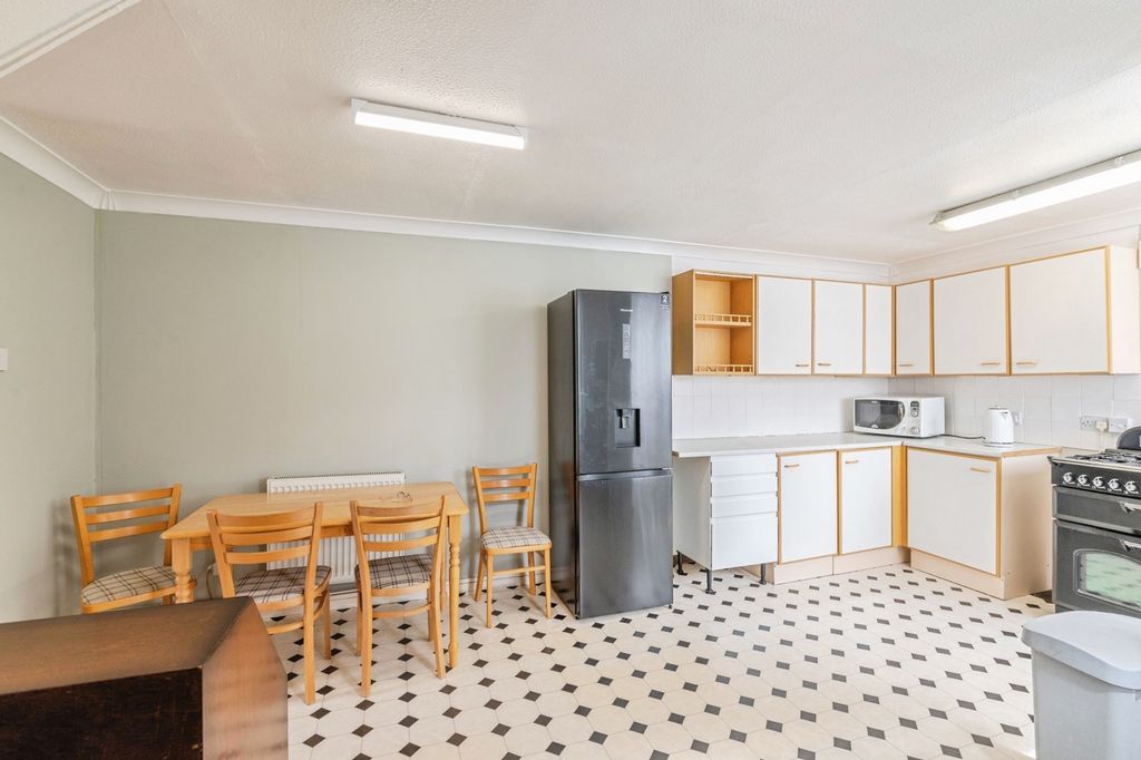 Property photo 2 of 30 Pbox-Img.Jpg