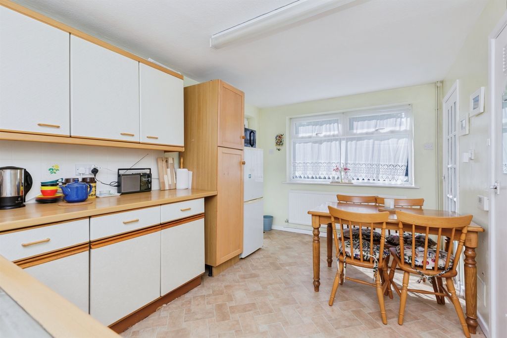 Property photo 2 of 17 Kitchen/ Diner