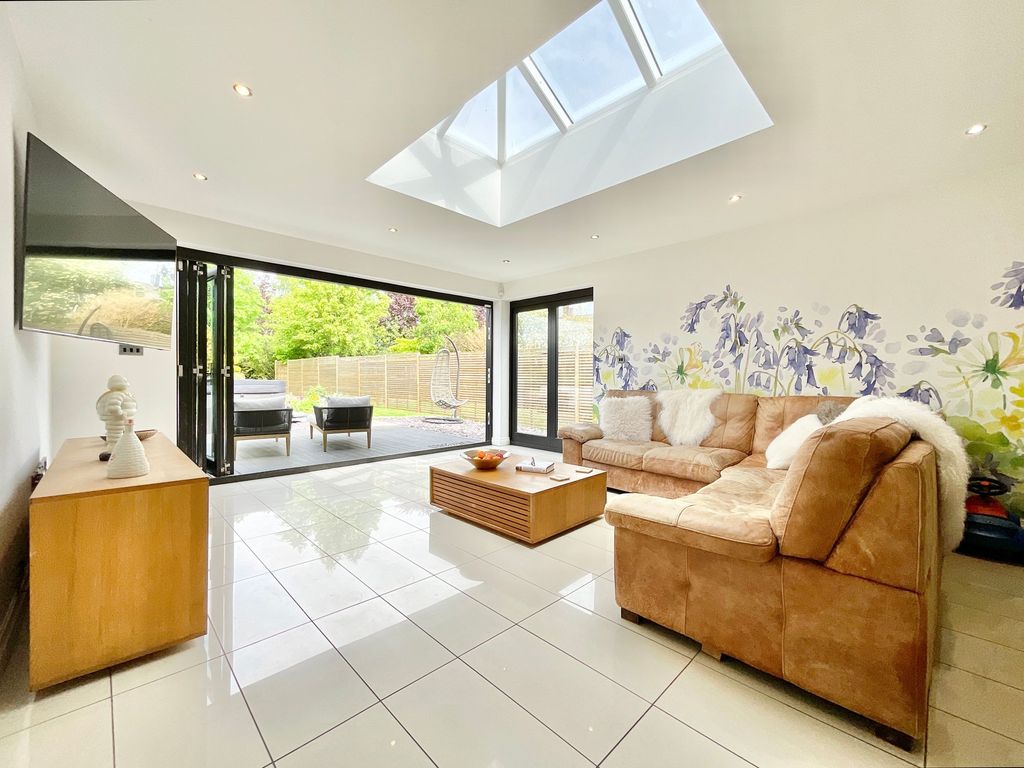 Property photo 2 of 36