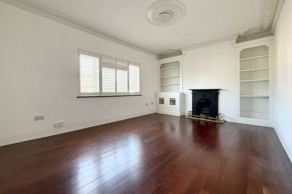Property photo 2 of 8 2