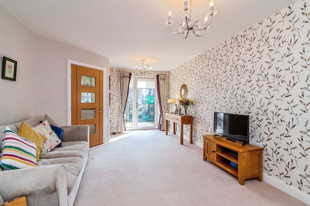 Property photo 1 of 19 Pbox-Img.Jpg